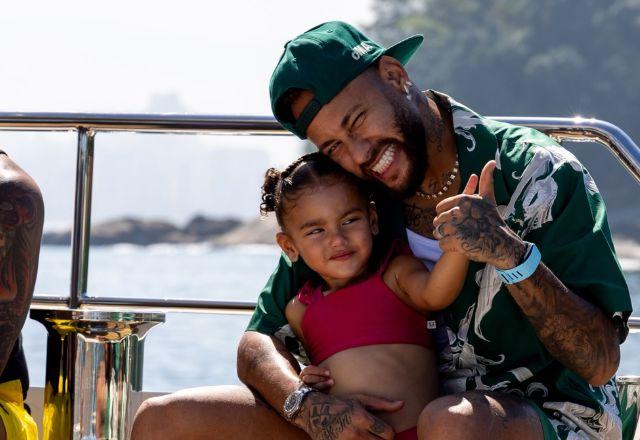 Imagem da notícia: Neymar parabeniza Mavie: "Sempre quis ser pai de menina" Imagem da notícia: Neymar parabeniza Mavie: "Sempre quis ser pai de menina"