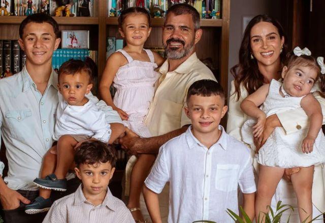 Imagem da notícia: 30 filhos? Letícia Cazarré fala sobre aumentar a família Imagem da notícia: 30 filhos? Letícia Cazarré fala sobre aumentar a família