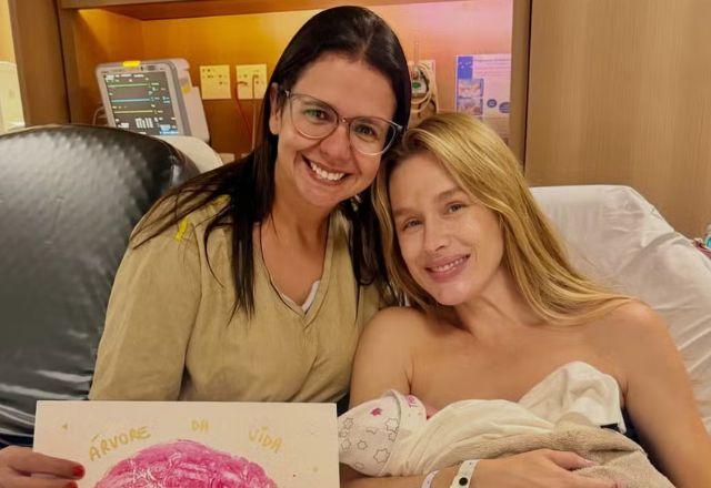Imagem da notícia: Fiorella Mattheis dá à luz Theodora, sua terceira filha Imagem da notícia: Fiorella Mattheis dá à luz Theodora, sua terceira filha