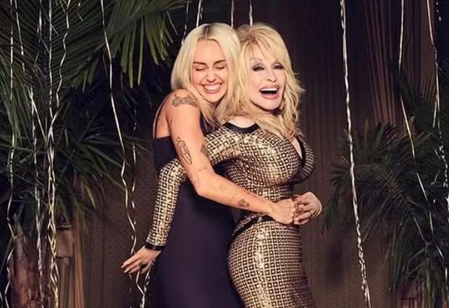 Imagem da notícia: Miley Cyrus chora ao homenagear Dolly Parton em show Imagem da notícia: Miley Cyrus chora ao homenagear Dolly Parton em show