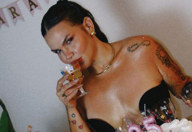 Imagem da notícia: Thais Carla celebra 35 anos com festa e declaração especial Imagem da notícia: Thais Carla celebra 35 anos com festa e declaração especial