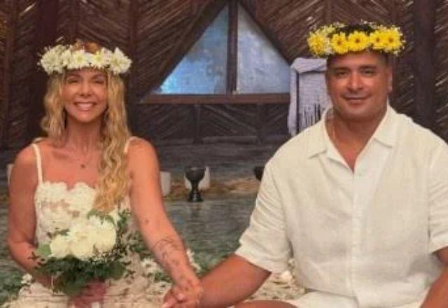Imagem da notícia: Carla Perez e Xanddy celebram 25 anos de casamento no México Imagem da notícia: Carla Perez e Xanddy celebram 25 anos de casamento no México