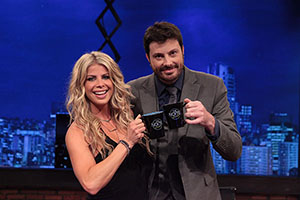 Danilo entrevista Karina Bacchi nesta quarta