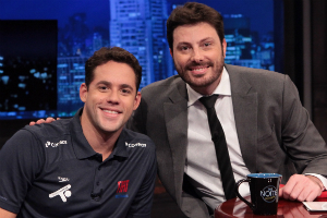 Nadador Thiago Pereira é o convidado do The Noite desta terça