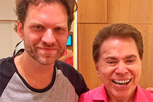 Chef Carlos Bertolazzi tieta Silvio Santos em salão de beleza