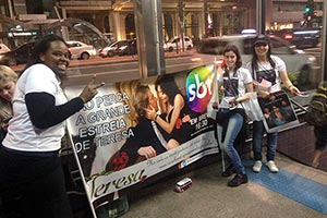 Fãs de Teresa divulgam a novela em São Paulo