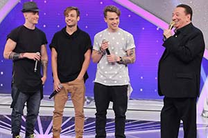 Raul Gil recebe a Banda Fly no ´Eu E As Crianças´