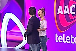 Vídeo: Eliana, Daniel e Wanessa ensaiam no palco do Teleton