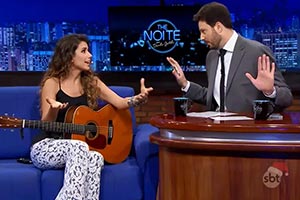 Danilo Gentili zoa ´maquiagem estranha´ de Paula Fernandes