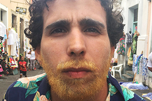 Murilo Couto aparece "meio loiro, meio moreno" para o Carnaval