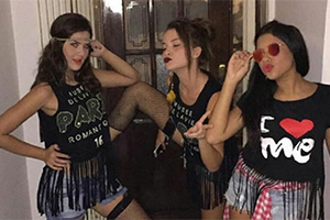 Chiquititas promovem festinha e aparecem com fantasias bregas