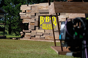 Confira fotos dos bastidores da estreia do BBQ Brasil - Churrasco na Brasa