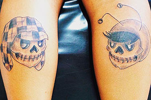 Juliana, do The Noite, faz tatuagem em homenagem ao seriado Chaves