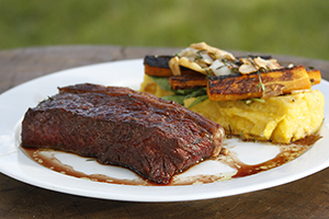 Picanha de tiras com polenta, alho e queijo de cabra do Raphael