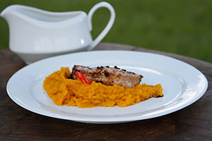 Filet Mignon suíno com purê de maçã e gengibre da Cedeni
