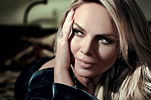 Eliana reposta fotos para comemorar aniversário de revista