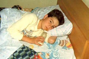 Diguinho Coruja mostra foto VERGONHOSA de Danilo Gentili