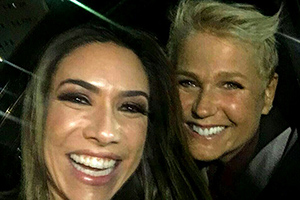 Patricia Abravanel tieta Xuxa Meneghel em show da dupla Zezé e Luciano