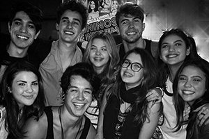 Elenco de Chiquititas se reencontra em peça de teatro