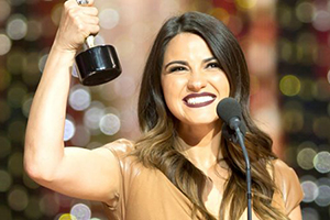 Vestido de Maitê Perroni em evento chama atenção da imprensa