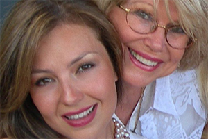 Thalia faz homenagem para sua mãe que morreu