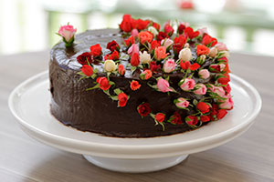 Bolo do Dia dos Namorados: Bolo com Cardamomo e flores do Marcos
