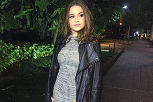 Raissa Chaddad aparece arrasando com um look inverno