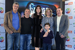 SBT e Fox Life fazem coletiva para a estreia de "A Garota da Moto"