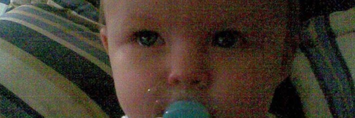 Você sabe quem é esse bebê? Atriz de Meu Coração É Teu posta foto e derrete fãs