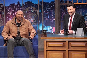 Danilo Gentili recebe o rapper MV Bill no The Noite desta quarta