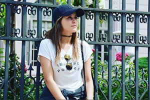 Paulina Goto assiste ao musical de Jaime Camil na Broadway