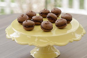 Macarons de Chocolate Trufado e Macarons de Framboesa da Juliana