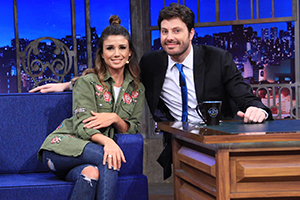 Danilo Gentili recebe Paula Fernandes no The Noite desta segunda 