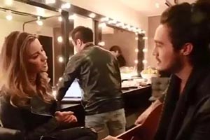 Maite Perroni canta "Amei Te Ver" com Tiago Iorc nos bastidores de show