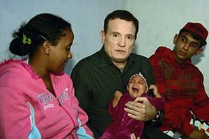 Roberto Cabrini reencontra Yasmin e Luanny, as meninas que subiram a montanha