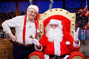 Danilo Gentili se transforma em Papai Noel nesta sexta