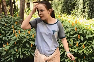 Loira ou morena? Lari Manoela está pintando o cabelo todo dia