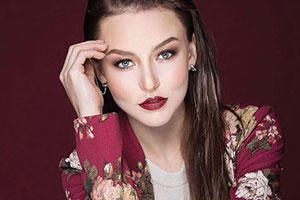 Vote: qual personagem da Angelique Boyer é sua favorita?