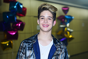 João Gui completa 15 anos e recebe MILHARES de mensagens dos fãs