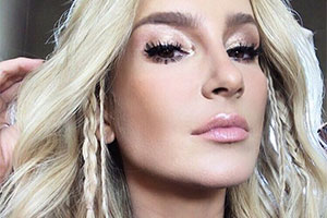Claudia Leitte mostra detalhes de seu trio elétrico