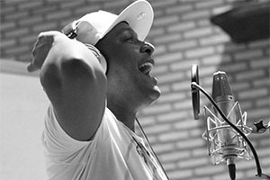 Psirico mostra famosos cantando seu novo hit "Mulher no Comando"