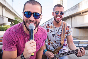 Tá bombando! Irmãos fazem sucesso com o hit "Tô De Boaça"