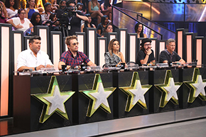 Raul Gil apresenta a final do "Quem Sabe Canta" neste sábado