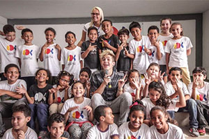 João Gui participa de projeto social com crianças