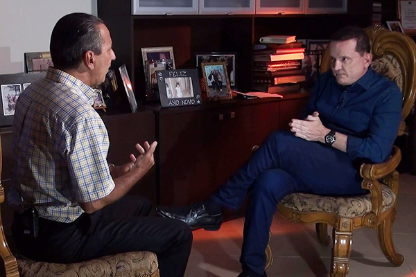 Roberto Cabrini entrevista Silas Malafaia neste domingo