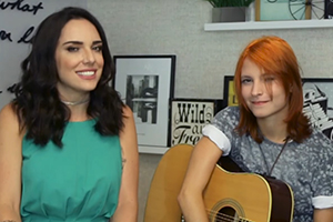 Juliana Franceschi e Tamara Angel cantam a música Agora Eu Quero Ir