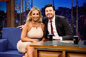 Danilo Gentili recebe Valesca no The Noite desta segunda
