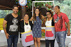 Mães de Anderson do grupo Molejo e Sebá do Inimigos da HP participam do Duelo de Mães, neste sábado