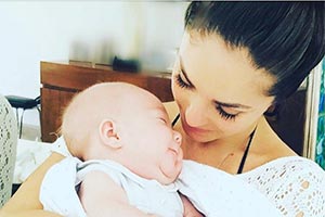 Anahí deixa internet encantada com vídeos fofos do filho