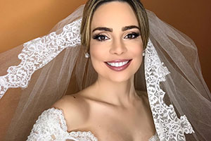 Rachel Sherazade surpreende aparece vestida de noiva!